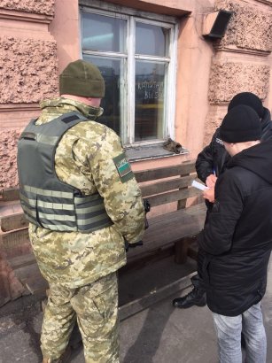 Пограничники прочесывали Одесский  порт из-за мужика с пистолетом (фото)