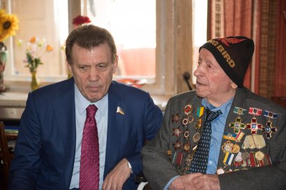 Сергей Кивалов поздравил ветеранов-освободителей  