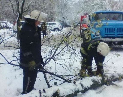 Из-за аномальных погодных условий в Одесской области без электроэнергии оказались уже больше трёхсот населенных пунктов