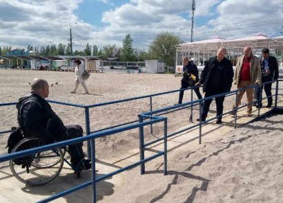 Комиссия горсовета проверила готовность одесских пляжей для инвалидов