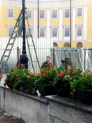 На Потемкинской лестнице впервые будут установлены вазы с цветами (Фото)