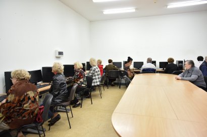 Пенсионеры Одессы активно осваивают компьютерные технологии