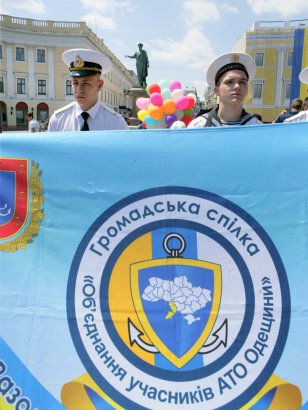  На Потемкинской лестнице состоялся флешмоб "Мир детям" Одессы