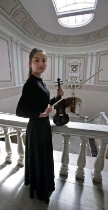 В Золотом зале Литературного музея прошел гала-концерт II Одесского регионального конкурса юных скрипачей