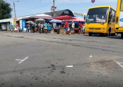 В Одессе под колесами маршрутки погиб человек