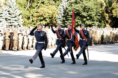 Пятьсот первокурсников Одесской Военной Академии приняли боевую присягу