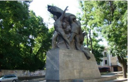 Приморский суд признал памятник Екатерине II незаконным