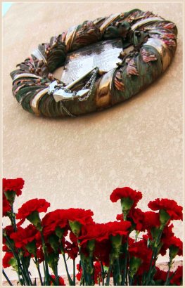 Мемориальная доска в память о миноносце "Лейтенант Зацарённый"
