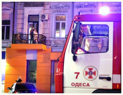 В Одессе горит квартира на Малой Арнаутской