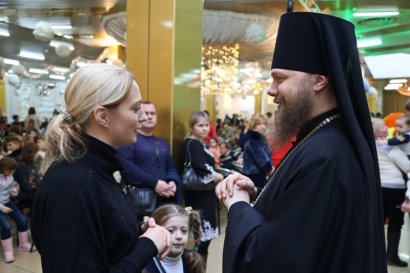 По благословению митрополита Агафангела епископ Арцизский Виктор принял участие в благотворительном концерте, приуроченном ко дню Святого Николая для детей из Одессы и Одесской области