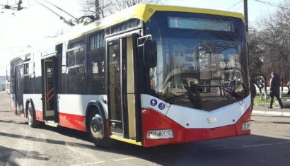 Одесситам презентовали первый из закупленных белорусских троллейбусов, который накануне прибыл в Одессу