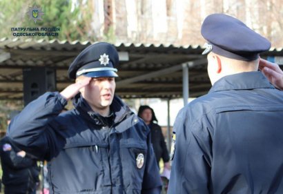 Более трех десятков новобранцев-полицейских накануне Нового Года принесли присягу на верность народу Украины