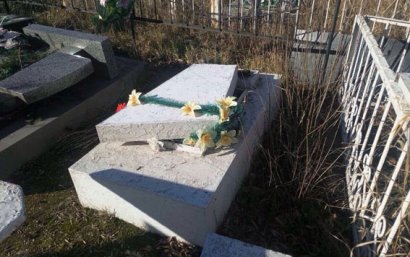 В Одесской области вандалы устроили погром на кладбище