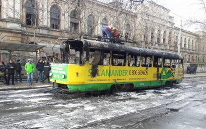 В ходе возгорания трамвая в Одессе пострадали два человека