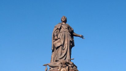 Памятник Екатерине II останется на месте