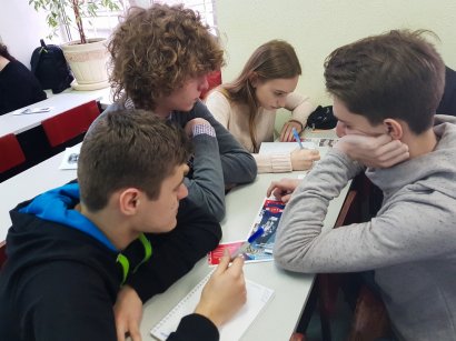 В Одесской Юракадемии школьники определяли сильнейших в игре «Что? Где? Когда?»