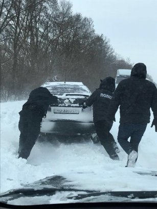 За минувшую ночь полицейские в области спасли от обморожения десять человек