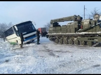 В Беляевском районе автобус сорвался в кювет. Пассажиры эвакуированы