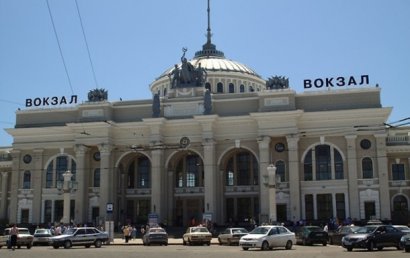 Очередной телефонный террорист заминировал Одесский железнодорожный вокзал