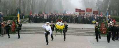 10 апреля состоялось возложение цветов к памятнику Неизвестному матросу на Аллее Славы