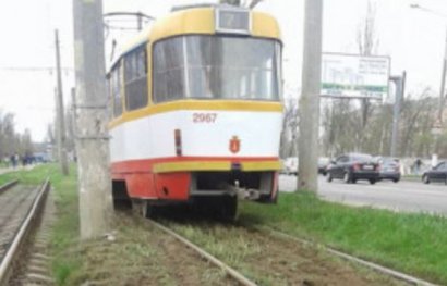 ДТП с участием трамвайного вагона произошло накануне в Лузановке