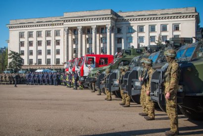 На Куликовом поле состоялся смотр полицейских и нацгвардейцев