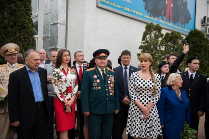 Возложение цветов в День Победы состоялось  у памятника  «Спасенное детство»