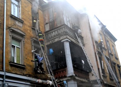 В центре Одессы горела забитая мусором трехкомнатная квартира