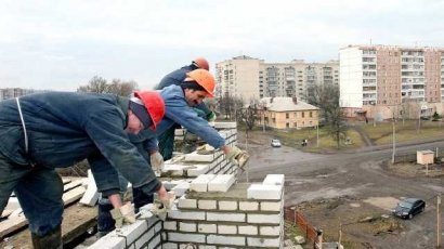 В Польше, сорвавшись с крыши, погиб украинский заробитчанин