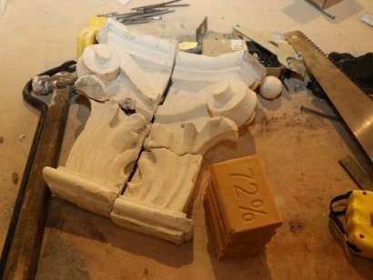 Восстанавливать аутентичную лепнину на доме Руссова будут в специально созданной реставрационной мастерской