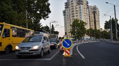 Возле Дворца Спорта установлен «отбойник»