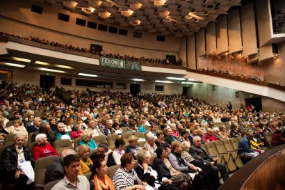 В театре Музкомедии одесситы отметили День пожилого человека и День учителя 