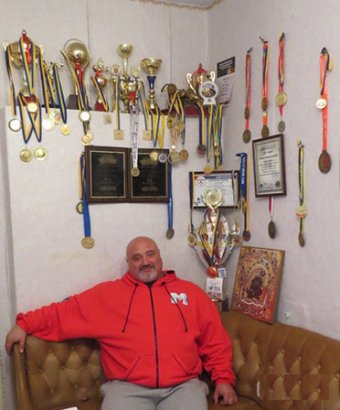Священник из Одесской области стал чемпионом мира по пауэрлифтингу