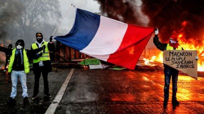 Во Франции окончательно передумали повышать налоги на топливо