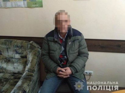 Полиция задержала вора-рецидивиста, который ограбил женщину в собственном автомобиле