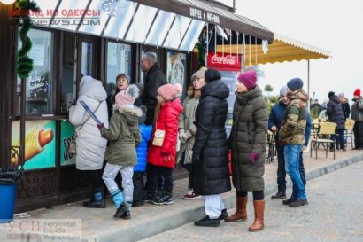 Многие одесситы провели первый день в новом году на набережной