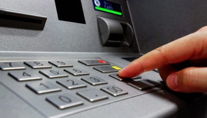 В Украине вступило в силу постановление о том, что через банкоматы и терминалы можно обменивать иностранную валюту наличными