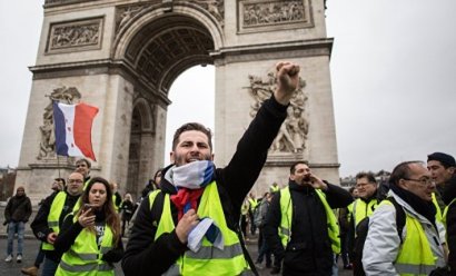 Во Франции ужесточат борьбу с «жёлтыми жилетами» и запретят балаклавы