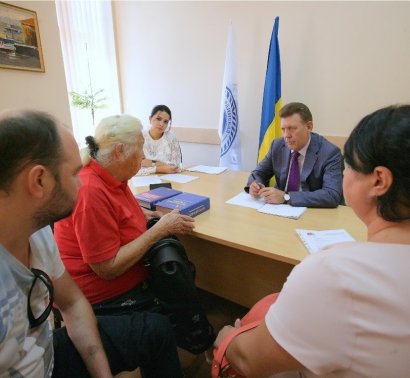 Спасенный от смертной казни одесский моряк вернулся в Украину