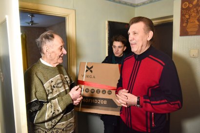 Сергей Кивалов поздравил ветерана-освободителя Николая Москового с 95-летием