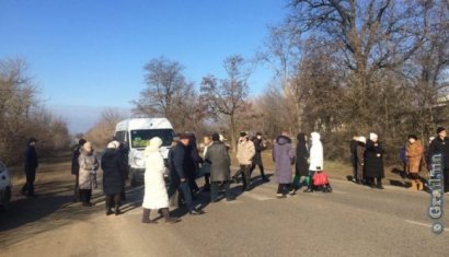 Жители селя Хлебное под Одессой перекрыли дорогу 