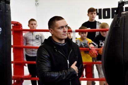Звезды спорта открыли в Одессе детский боксерский клуб