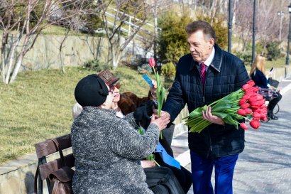 Сергей Кивалов поздравил одесситок с Международным женским днем