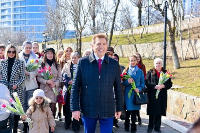 Сергей Кивалов поздравил одесситок с Международным женским днем