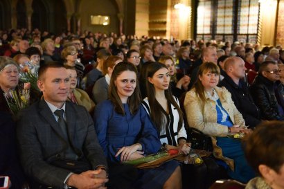 Сергей Кивалов поздравил одесситок праздничным концертом в Одесской филармонии