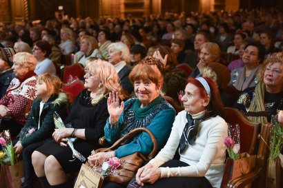 Сергей Кивалов поздравил одесситок праздничным концертом в Одесской филармонии