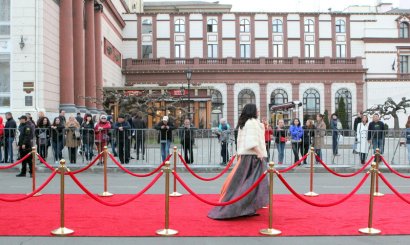 Красная дорожка. В Одесском национальном академическом театре оперы и балета проходит торжественная презентация проекта «Гордість та краса України»