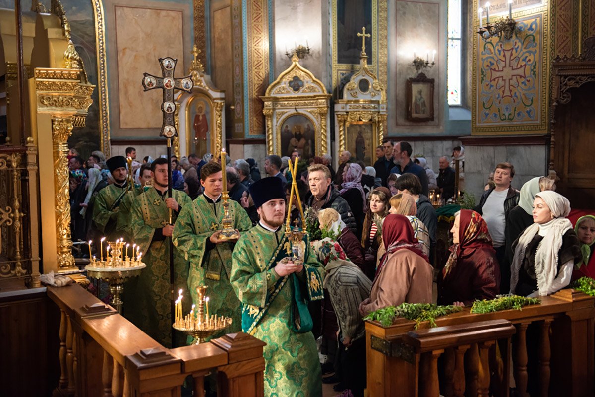 Вечерняя служба перед пасхой