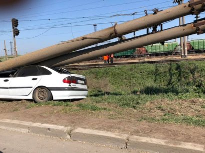 ДТП в Черноморске: автомобиль снёс столб электроопоры