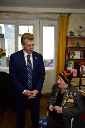 Народный депутат Сергей Кивалов поздравил ветеранов с Днем освобождения Одессы